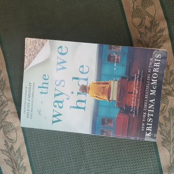 📚THE WAYS WE HIDE, NOVEL - Picture 1 of 9